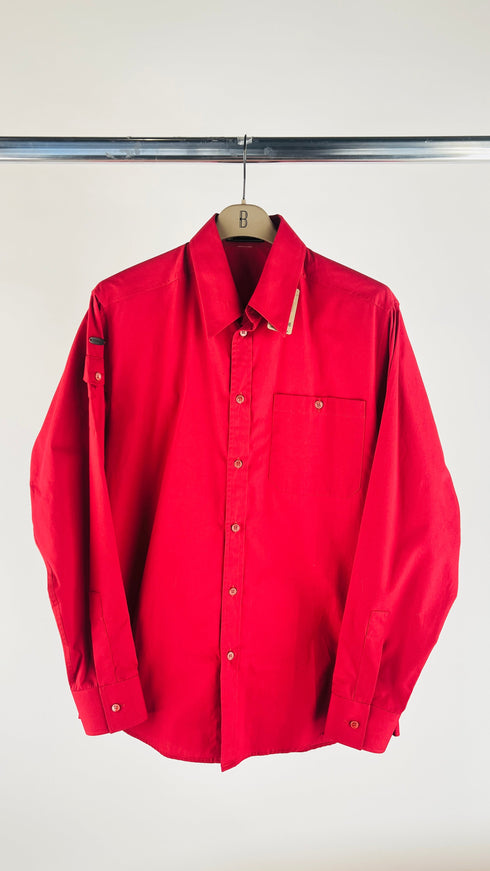Camicia rossa con taschino