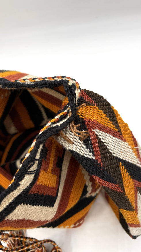 Borsa a secchiello motivo geometrico