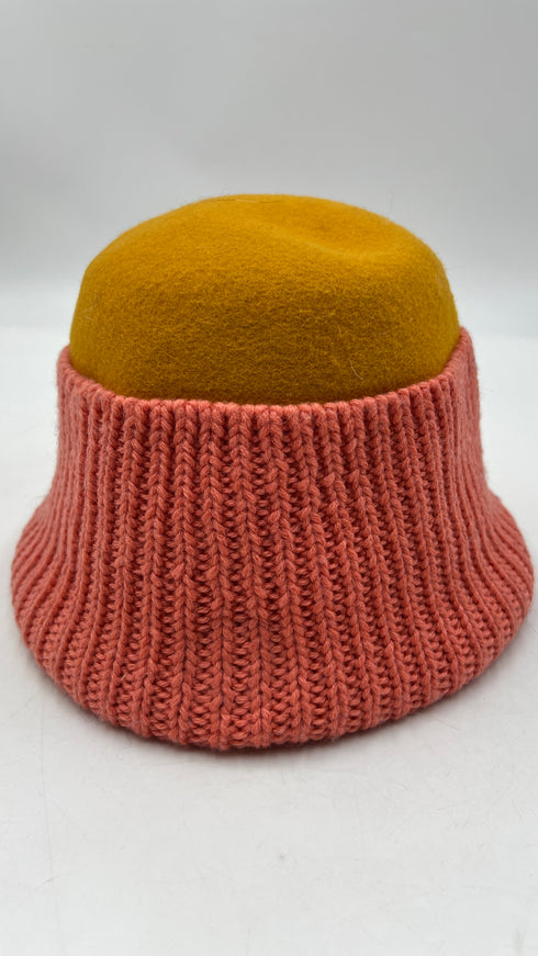 Cappello con inserto maglia