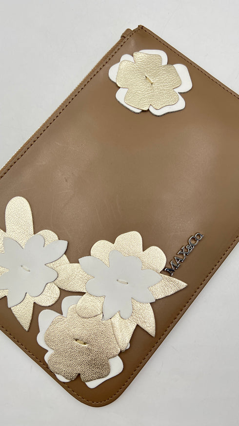 Pochette con fiori applicati