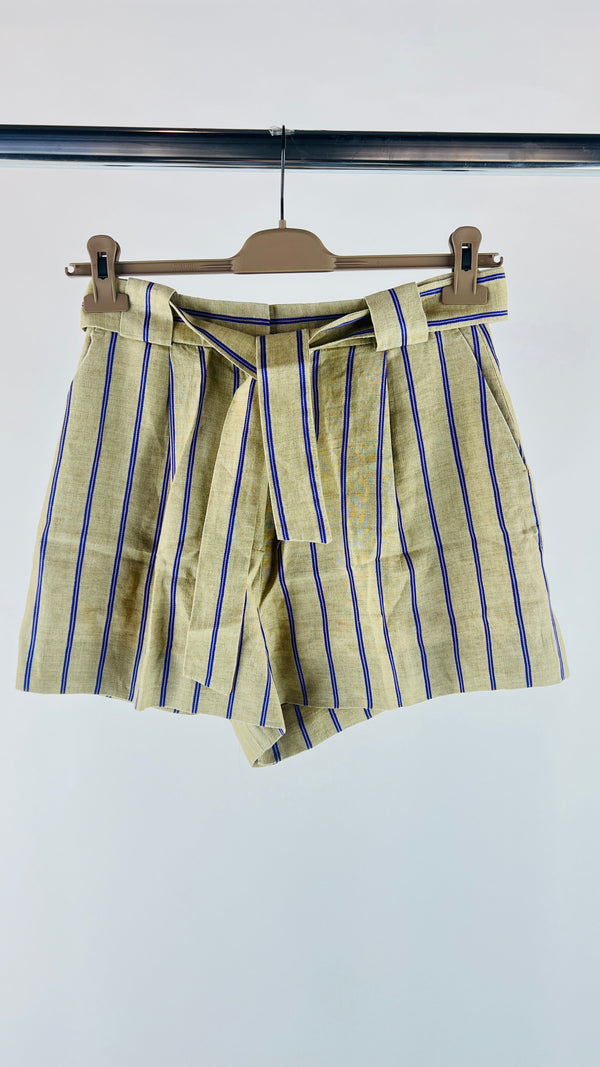 Shorts con cintura