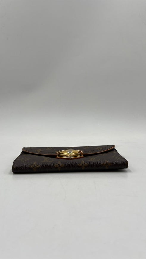 Portafoglio con chiusura oro