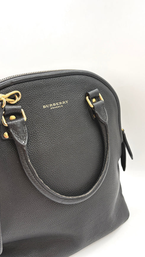 Borsa nera con tracolla