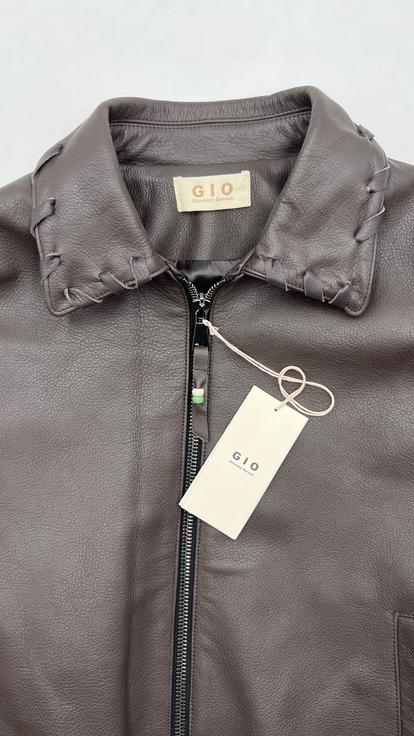 Giubbotto in pelle con cartellino