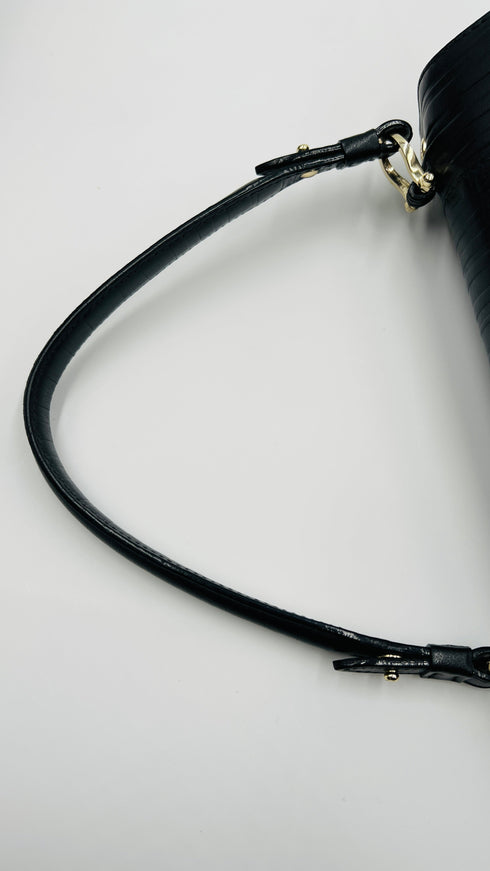 Borsa a spalla con hardware oro
