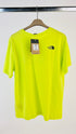 T-shirt fluo stampata con cartellino