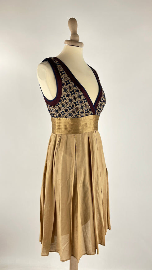 Abito corto smanicato