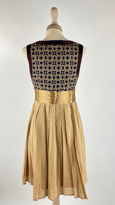 Abito corto smanicato