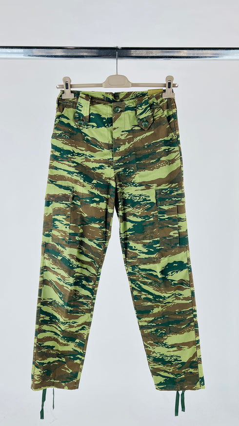 Pantaloni dritti aderenti camouflage