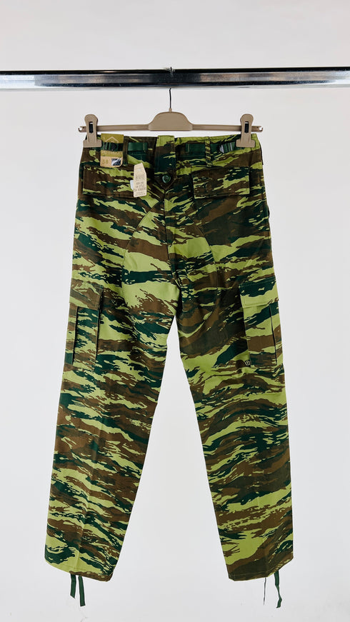 Pantaloni dritti aderenti camouflage