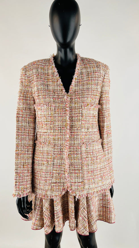 Completo in tweed rosa