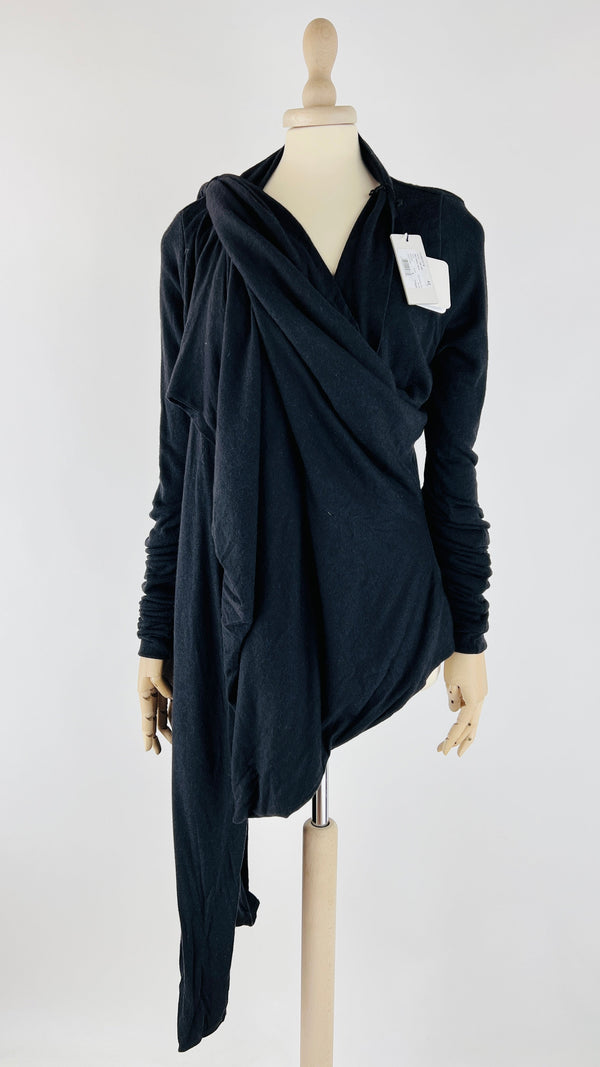 Cardigan asimmetrico nero con cartellino