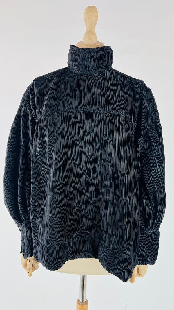 Blusa nera microplissettata