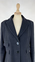 Cappotto nero trama a righe