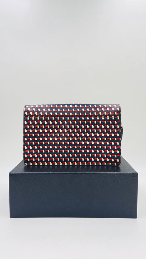 Pochette geometrica saffiano