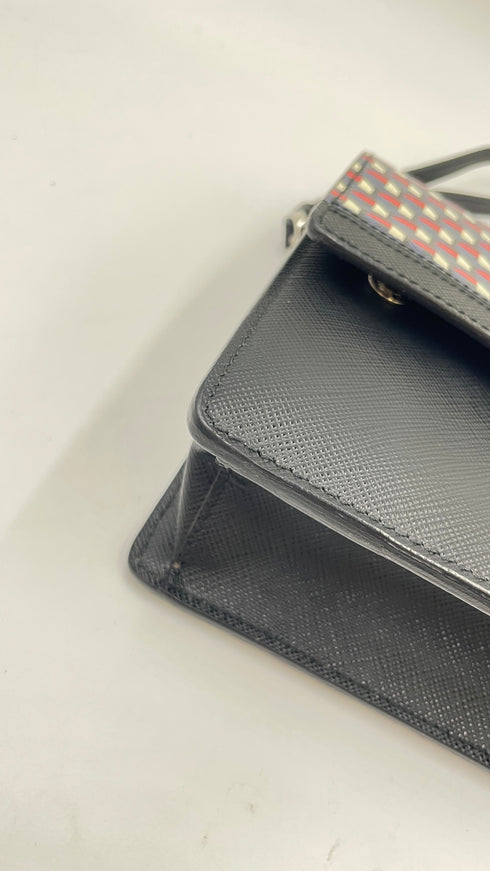 Pochette geometrica saffiano