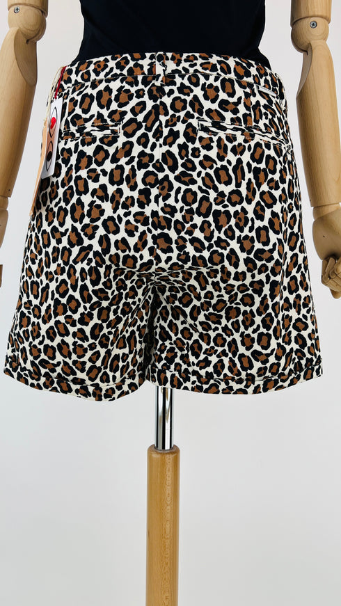 Pantaloncini animalier con cartellino