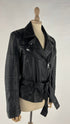Biker in pelle nero