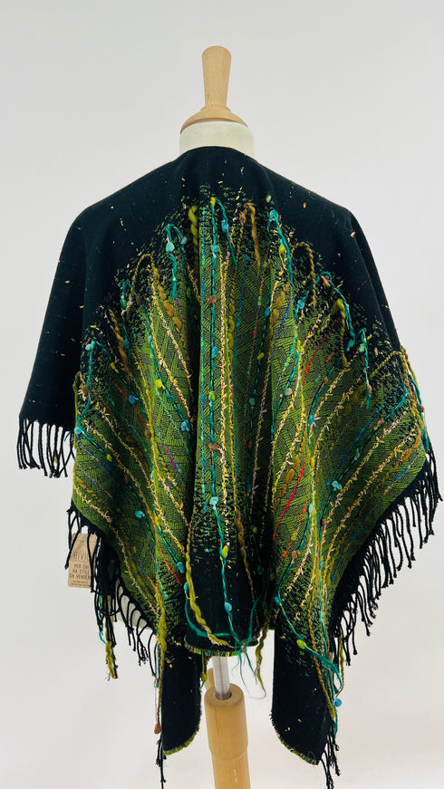 Poncho sfrangiato