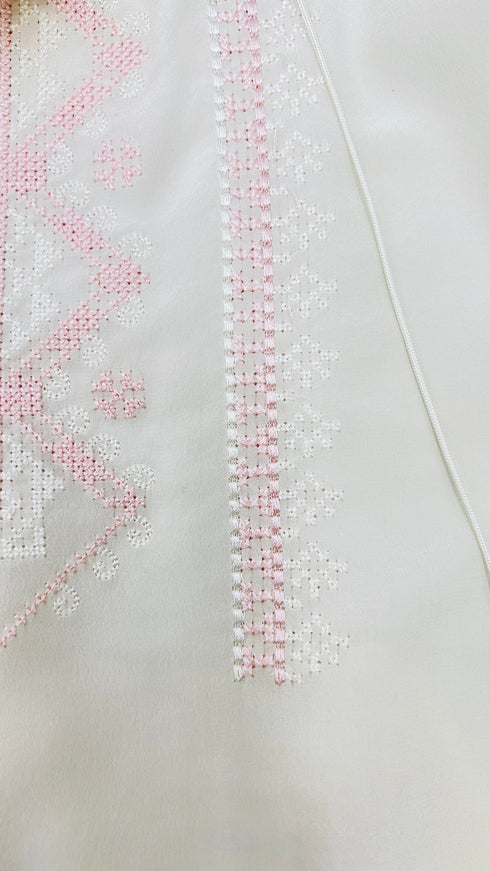 Camicia ricamata con cartellino