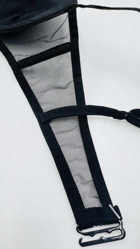 Top SS23 con cartellino