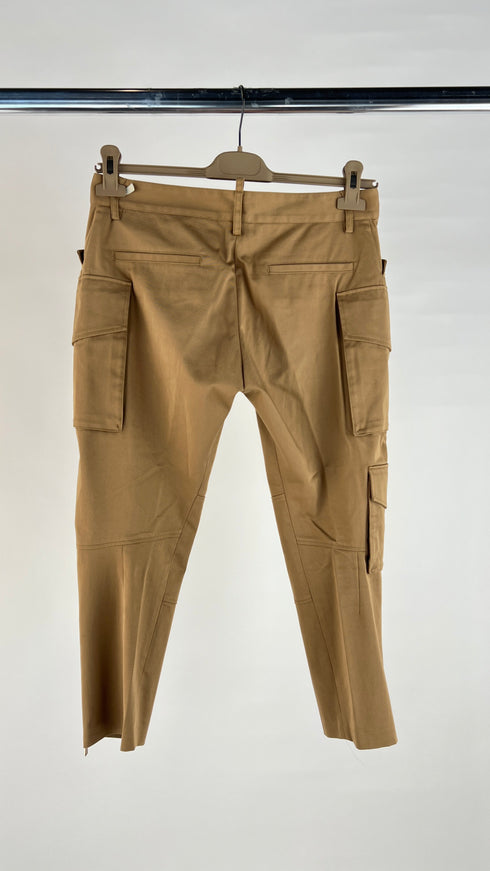 Pantaloni capri tasche e zip