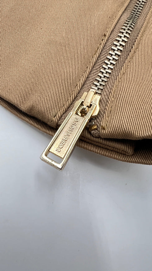 Pantaloni capri tasche e zip