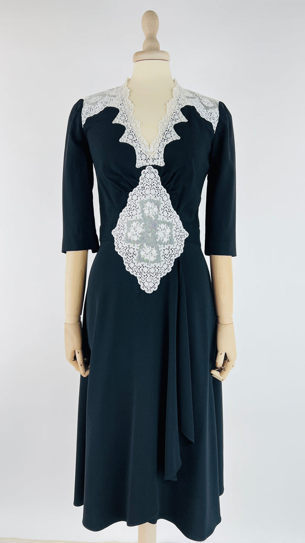 Abito midi con pizzo