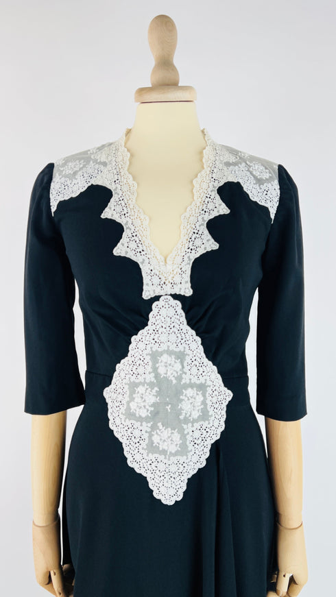 Abito midi con pizzo