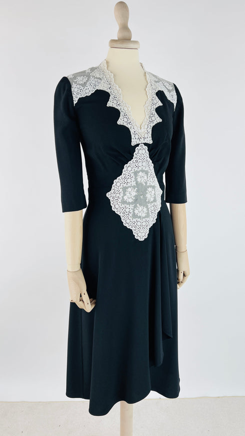 Abito midi con pizzo