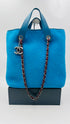 Trench animalier con cartellino