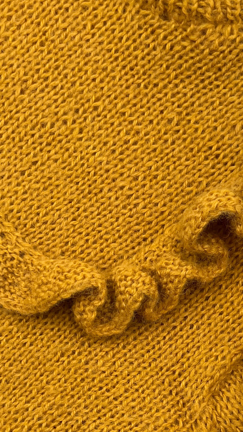 Maglia girocollo con volant