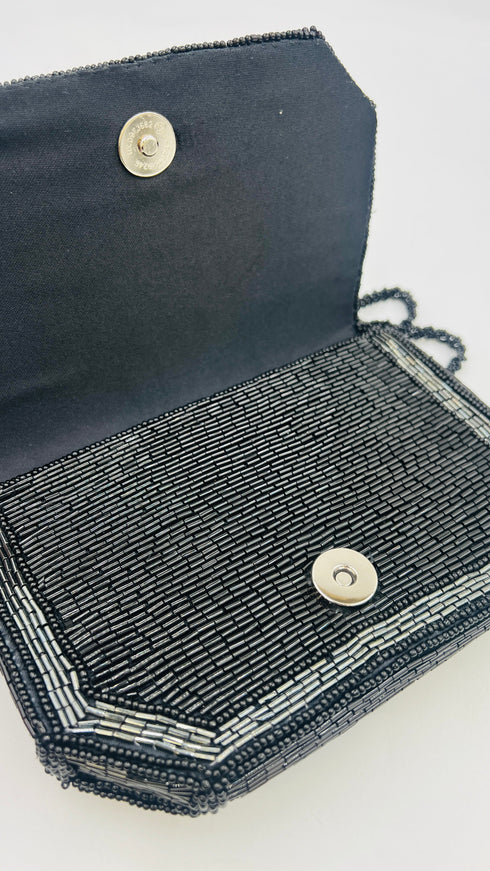Borsa nera di perline