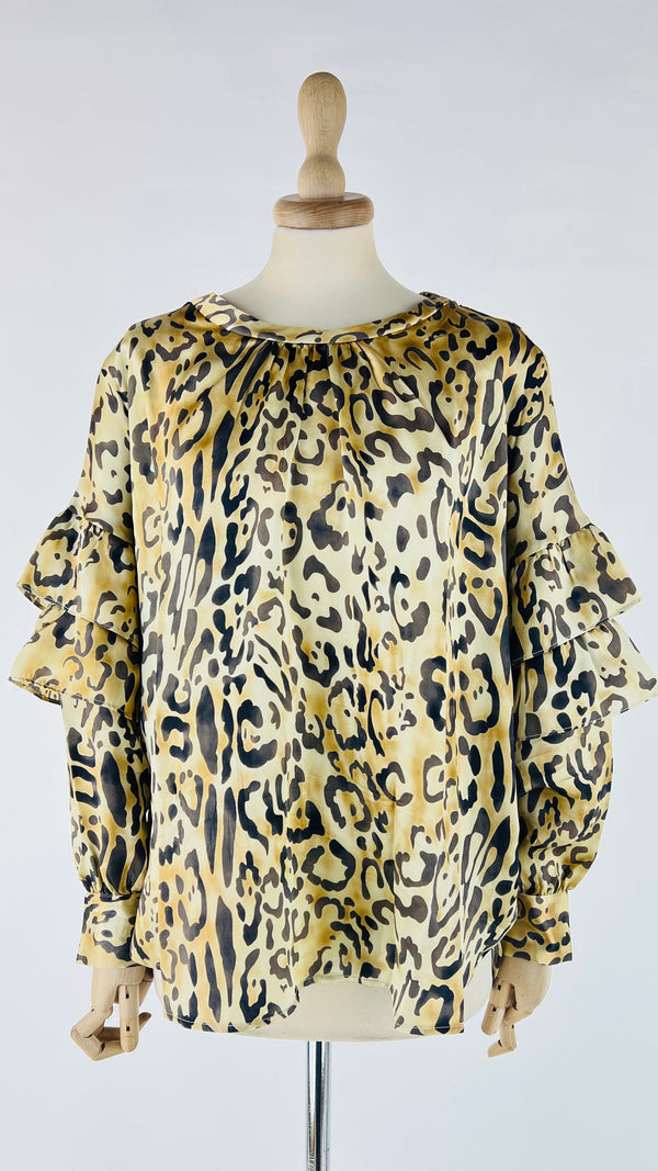 Blusa girocollo con balze seta animalier