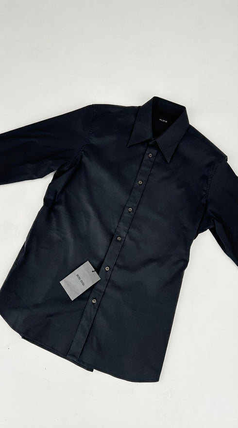 Camicia slim fit con cartellino