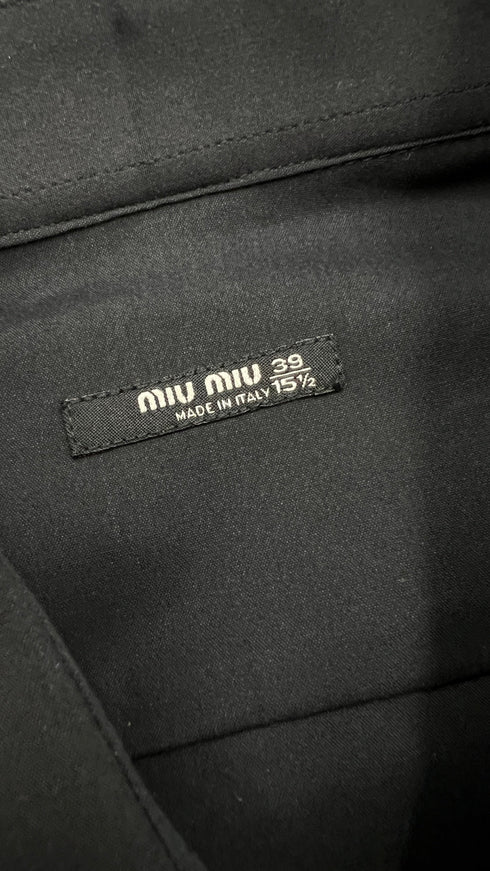 Camicia slim fit con cartellino