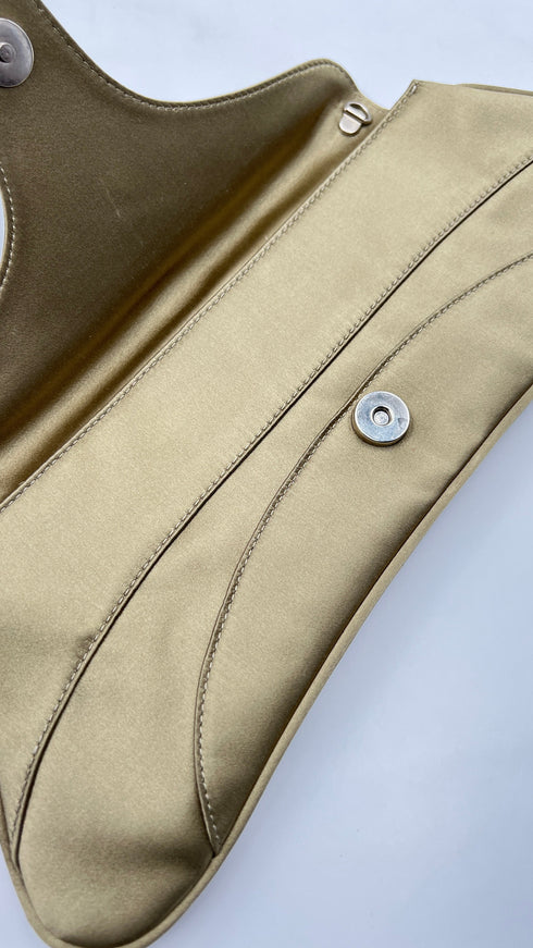 Clutch in raso con strass